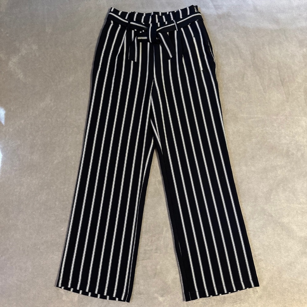 Ci Sono Women's Navy & Ivory Striped Belted Wide-Leg Paperbag Pants Medium